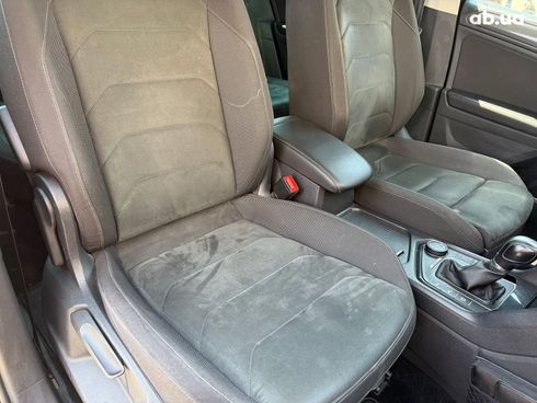 Volkswagen Tiguan 2017 черный - фото 17