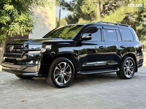 Toyota Land Cruiser 2020 - фото 3