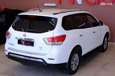 Nissan Pathfinder 2015 белый - фото 5