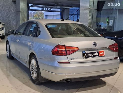 Volkswagen Passat 2016 серый - фото 3