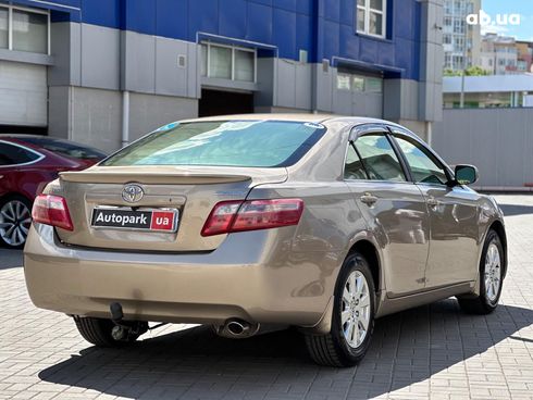 Toyota Camry 2007 бежевый - фото 7