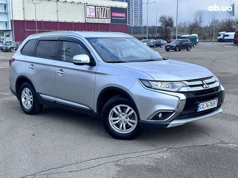Mitsubishi Outlander 2018 - фото 3