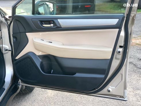 Subaru Outback 2016 бежевый - фото 55