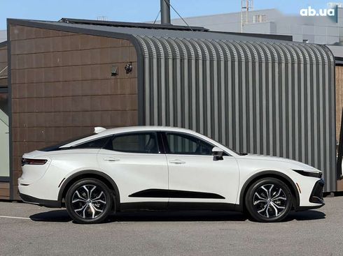 Toyota Crown 2024 - фото 13