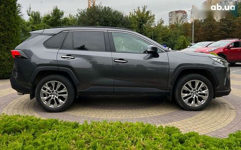 Toyota RAV4 2021 - фото 8