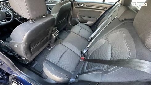 Renault Megane 2018 - фото 11