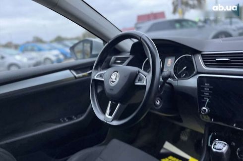 Skoda Superb 2019 - фото 30