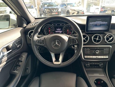 Mercedes-Benz GLA-Класс 2018 белый - фото 36