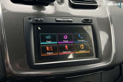 Renault Sandero 2020 - фото 13