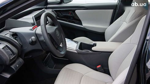 Toyota bZ 2022 - фото 9