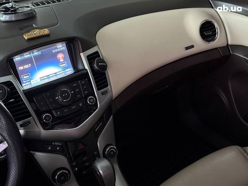 Chevrolet Cruze 2012 белый - фото 18