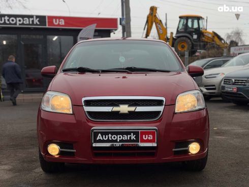 Chevrolet Aveo 2010 красный - фото 3