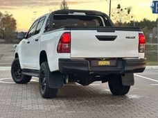 Продаж вживаних Toyota Hilux в Київській області - купити на Автобазарі