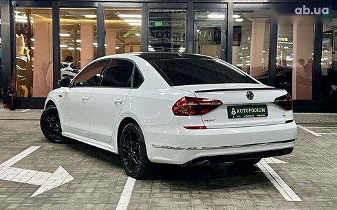 Volkswagen Passat 2018 - фото 17