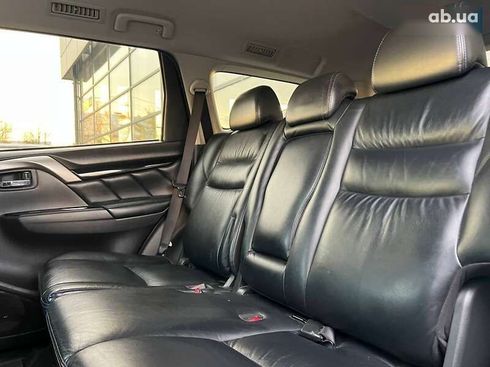 Mitsubishi Pajero Sport 2017 - фото 18