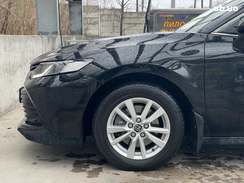 Toyota Camry 2018 черный - фото 11