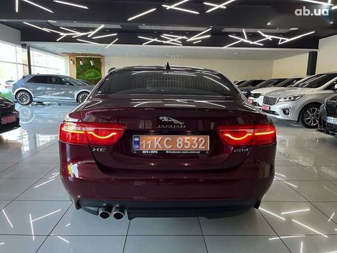 Jaguar XE 2016 - фото 4