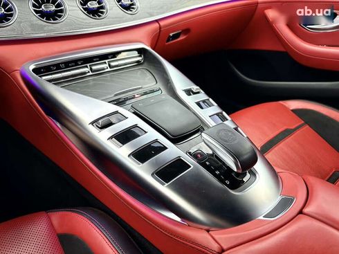 Mercedes-Benz AMG GT 4 2019 - фото 17