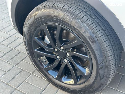 Land Rover Discovery Sport 2017 белый - фото 8
