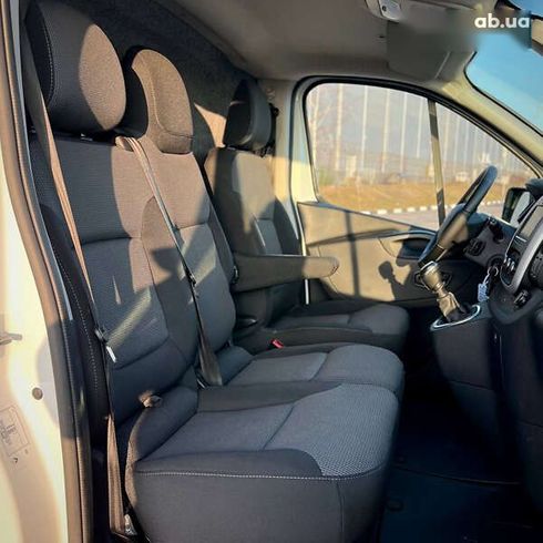 Renault Trafic 2019 - фото 24