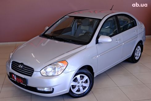 Hyundai Accent 2008 серебристый - фото 2