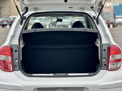 Nissan Micra 2013 белый - фото 17