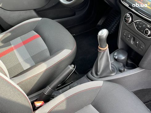 Renault Sandero 2019 бежевый - фото 9