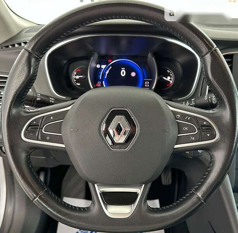 Renault Megane 2018 - фото 16