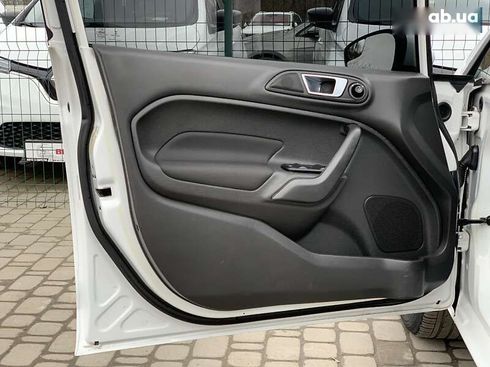 Ford Fiesta 2015 - фото 23