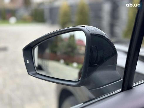 Volkswagen Touareg 2019 - фото 28