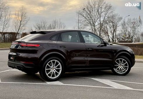 Porsche Cayenne Coupe 2021 - фото 16