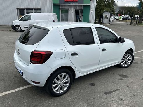 Renault Sandero 2019 - фото 5