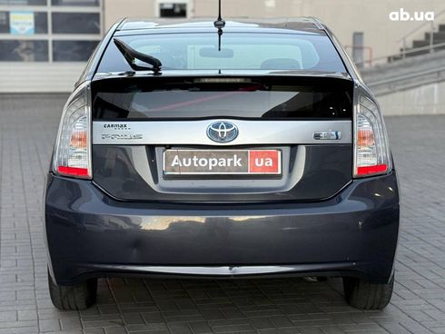 Toyota Prius 2014 серый - фото 8