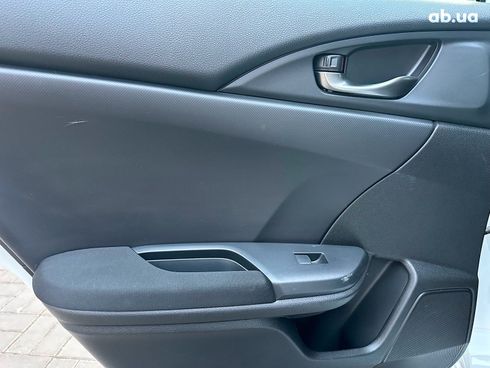 Honda Civic 2016 белый - фото 16