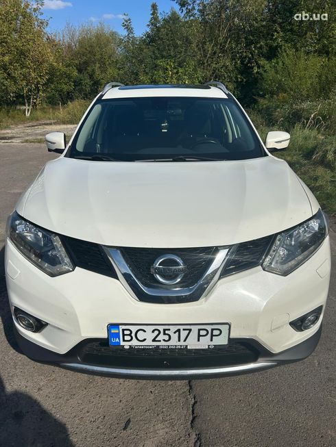 Nissan X-Trail 2016 белый - фото 2