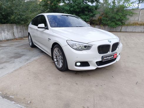 BMW 5 серия 2012 белый - фото 3