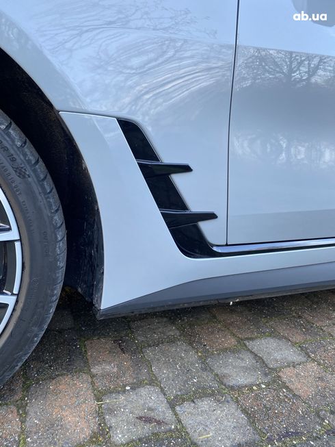 BMW i4 2023 серый - фото 8