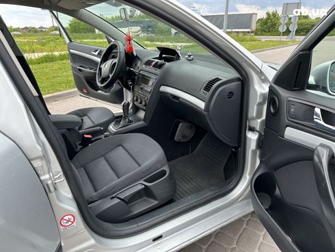 Skoda Octavia 2005 серебристый - фото 15