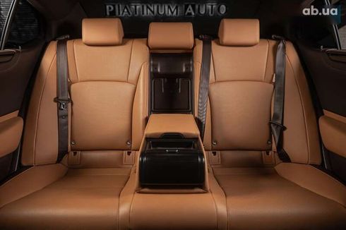 Lexus ES 2019 - фото 14
