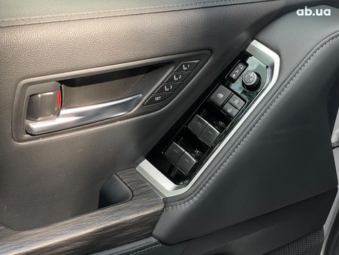 Toyota Land Cruiser 2021 серый - фото 17