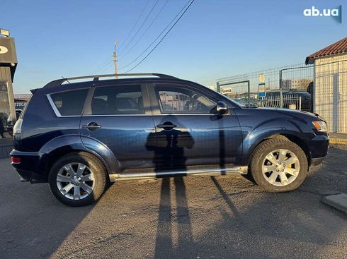 Mitsubishi Outlander 2012 - фото 6