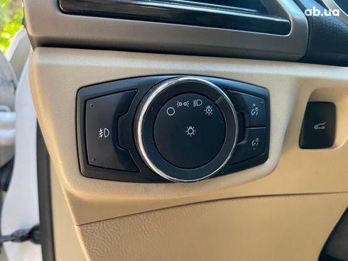 Ford Fusion 2015 белый - фото 26