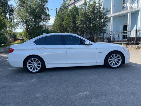 BMW 5 серия 2015 белый - фото 7