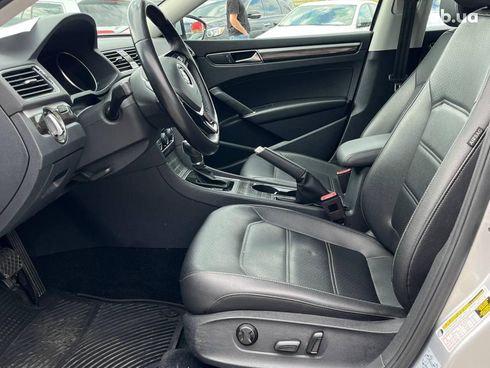 Volkswagen passat b8 2018 серый - фото 16