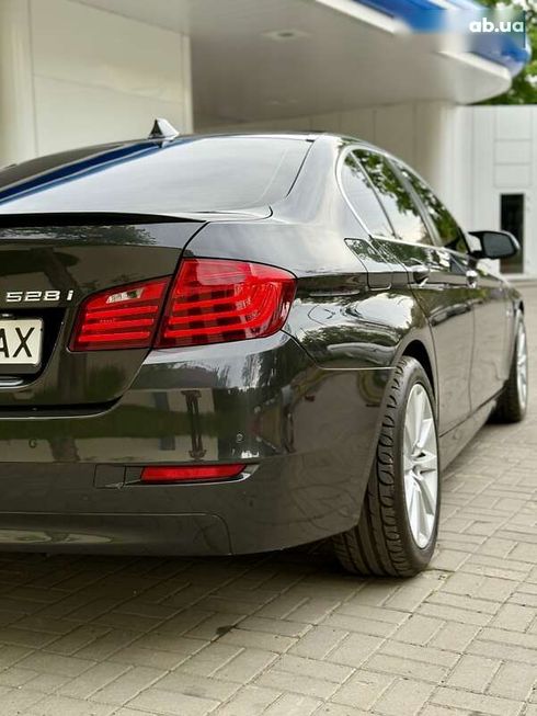 BMW 5 серия 2015 - фото 15