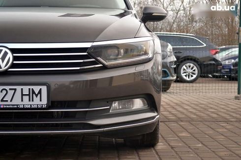 Volkswagen Passat 2017 - фото 11