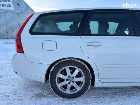 Volvo V50 2011 белый - фото 4