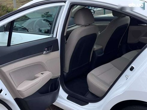 Hyundai Elantra 2019 - фото 24