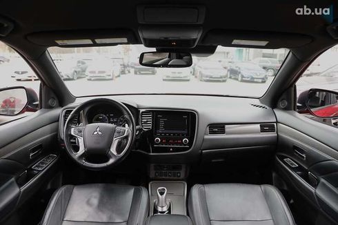 Mitsubishi Outlander 2020 - фото 11