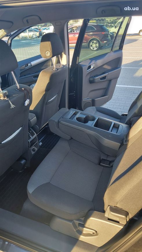 Opel Zafira 2012 черный - фото 14
